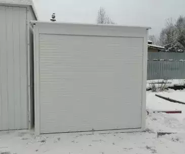 Хозблок с рольставнями в белоснежном цвете в дер. Бисерово, с.п. Кузнецкое, Раменский р-н, МО