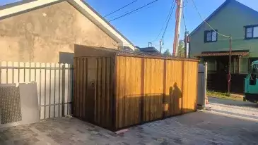 Секционный хозблок для садовой техники и инвентаря в двойной расцветке в дер. Моденово, Можайский р-н, МО